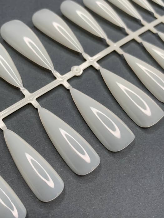 Типсы DARK для наращивания ногтей, в контейнере, молочные, 240 шт (Стилет)